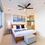 Ocean View, Two-Level Condo With Stunning View, Decks, Fast Wifi & Fireplace